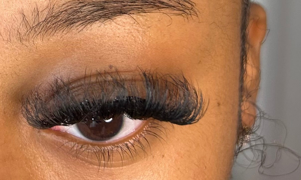 BRILLIANT LASHES