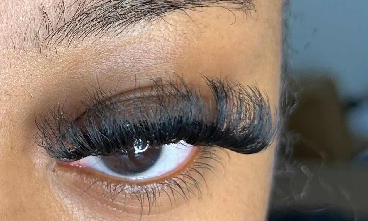 BRILLIANT LASHES