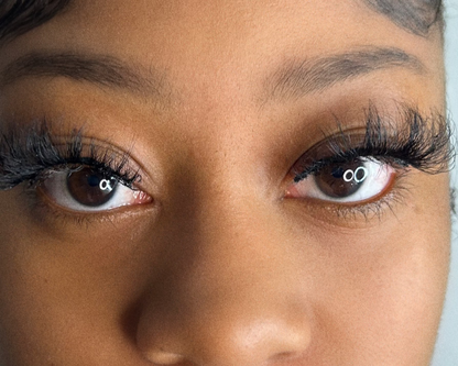 Bossy lashes
