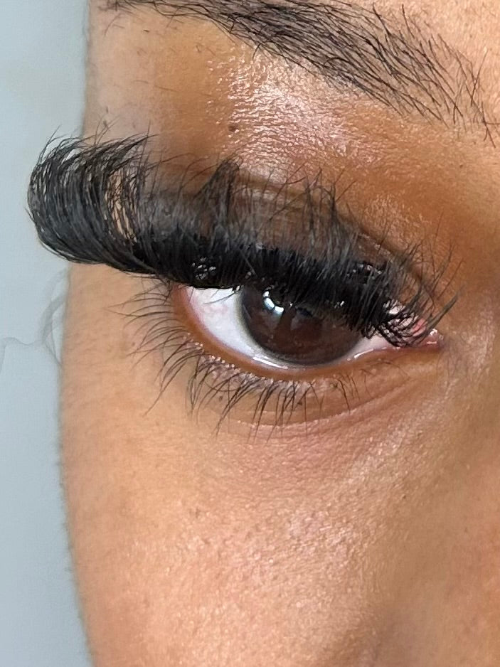 BRILLIANT LASHES